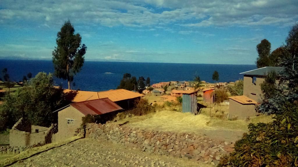 ホテルCasa Titicaca Amantani Ocosuyo エクステリア 写真