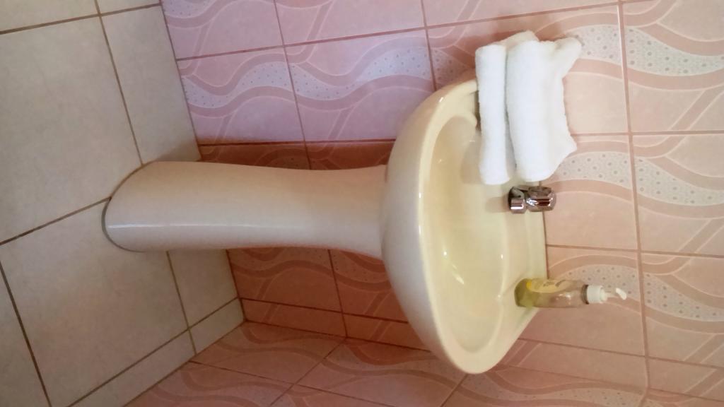 ホテルCasa Titicaca Amantani Ocosuyo エクステリア 写真